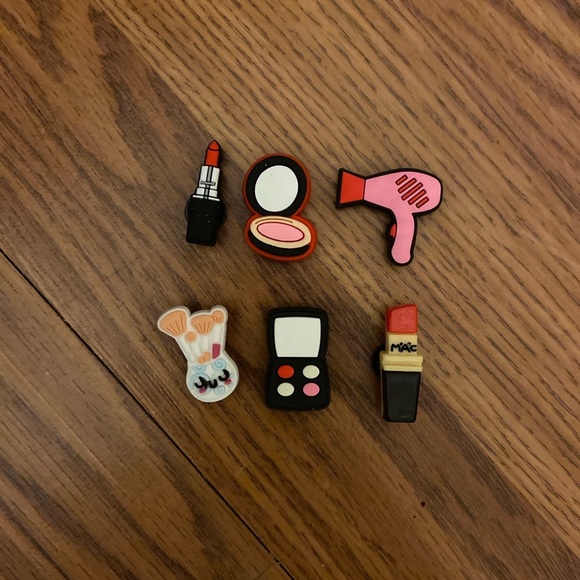 CROCS Jewelry - Beauty / Makeup Croc Charm Set